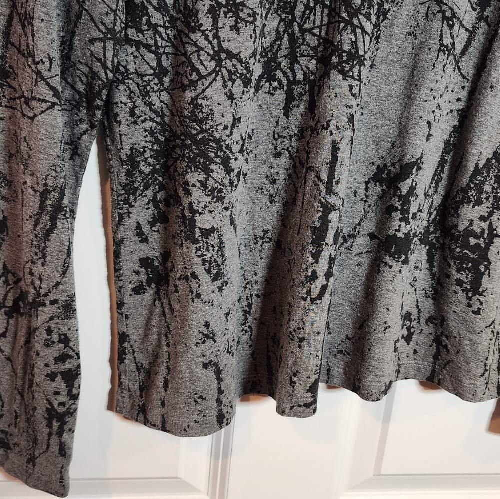 Gray and Black Abstract Long Sleeve Turtleneck Top Medium - Picture 4 of 5